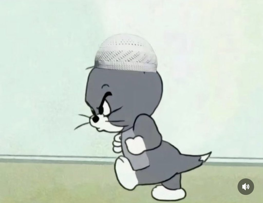 7 years old me going to ask my mum why she didn’t wake me up for sahur😂😂