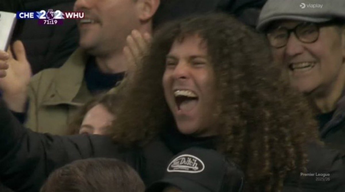 CFC_Janty's tweet photo. Cucurella couldn’t believe his eyes 😭 https://t.co/pLNbanFVUL