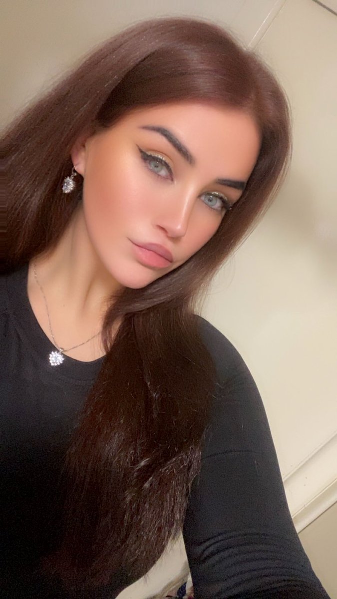 GoddessStorm777's tweet photo. Should I return to findom ? 🤔 💭 did anyone even miss me ? 🤷🏻‍♀️ https://t.co/0irScURb0u