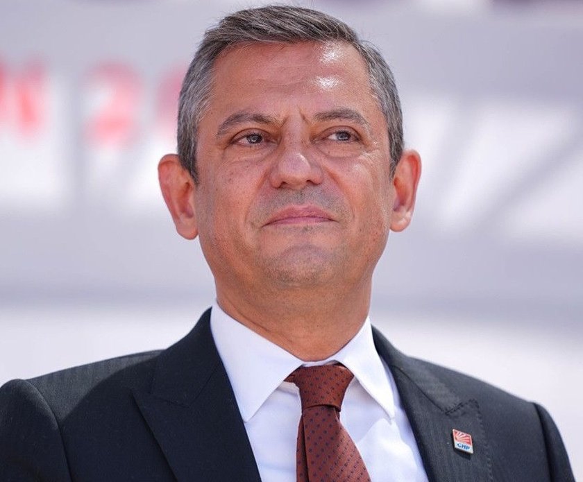 m.kemal askeri olarak başladığı siyasi hayatına SDG militanı olarak devam ediyor