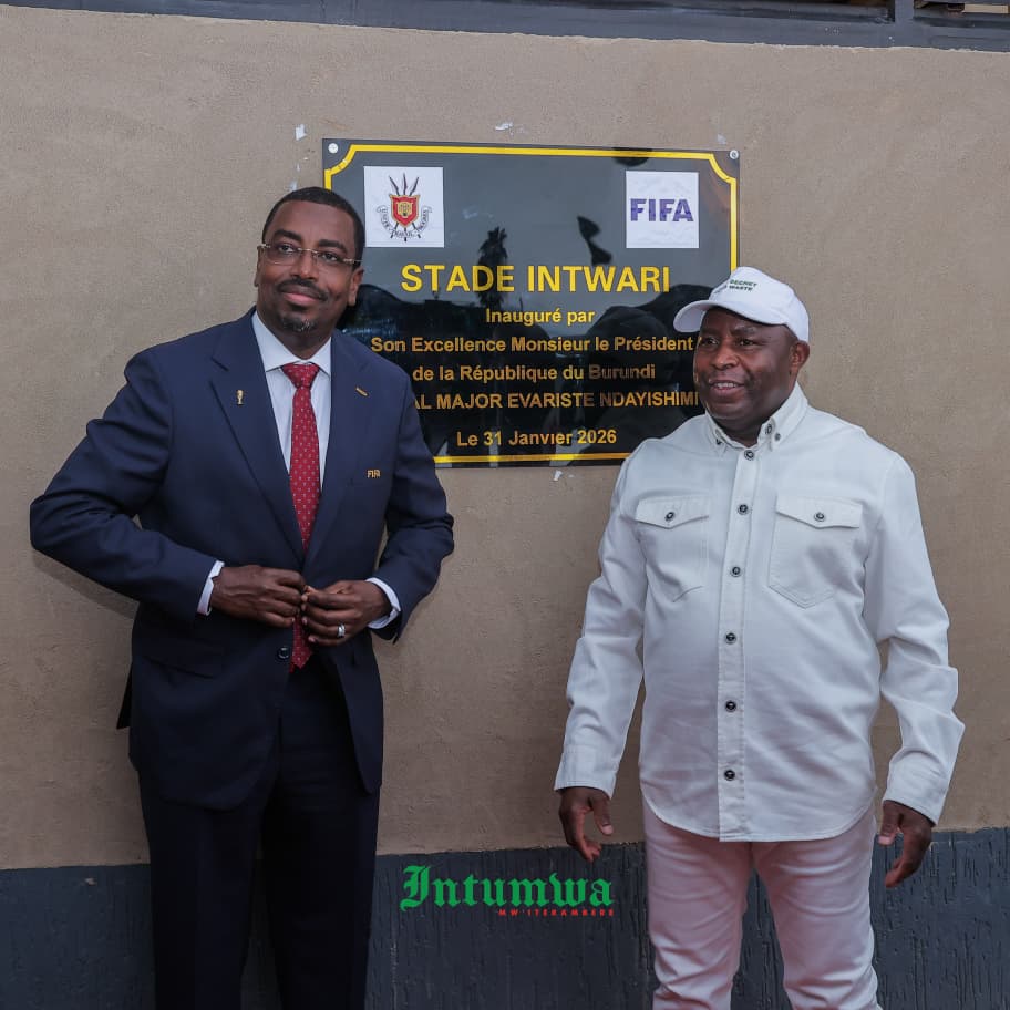 kanyamune's tweet photo. Le Président du 🇧🇮 S.E @GeneralNeva a officiellement inauguré le #StadeIntwari.
Cet événement marque une étape majeure pour le dévelopt du football et des sports au #Burundi.
La cérémonie a réuni les dirigeants de la FFB, des représentants de la FIFA et d’autres hautes autorités. https://t.co/dUpLsefkEd