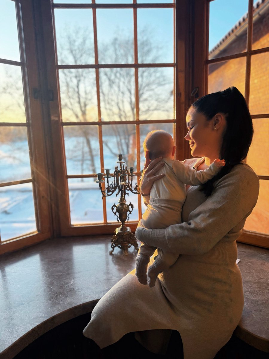 Mukava viikonloppu takana Suomalaisuuden liiton hallituksen väen kanssa upeassa Vanajalinnassa. Omien lasten myötä kansa, kansakunnan yhtenäisyys ja jatkuvuus tuntuvat entistäkin tärkeämmiltä. Sukupolvien jatkumo ja ajatus
siitä, että oma elämä liittyy johonkin itseä suurempaan,