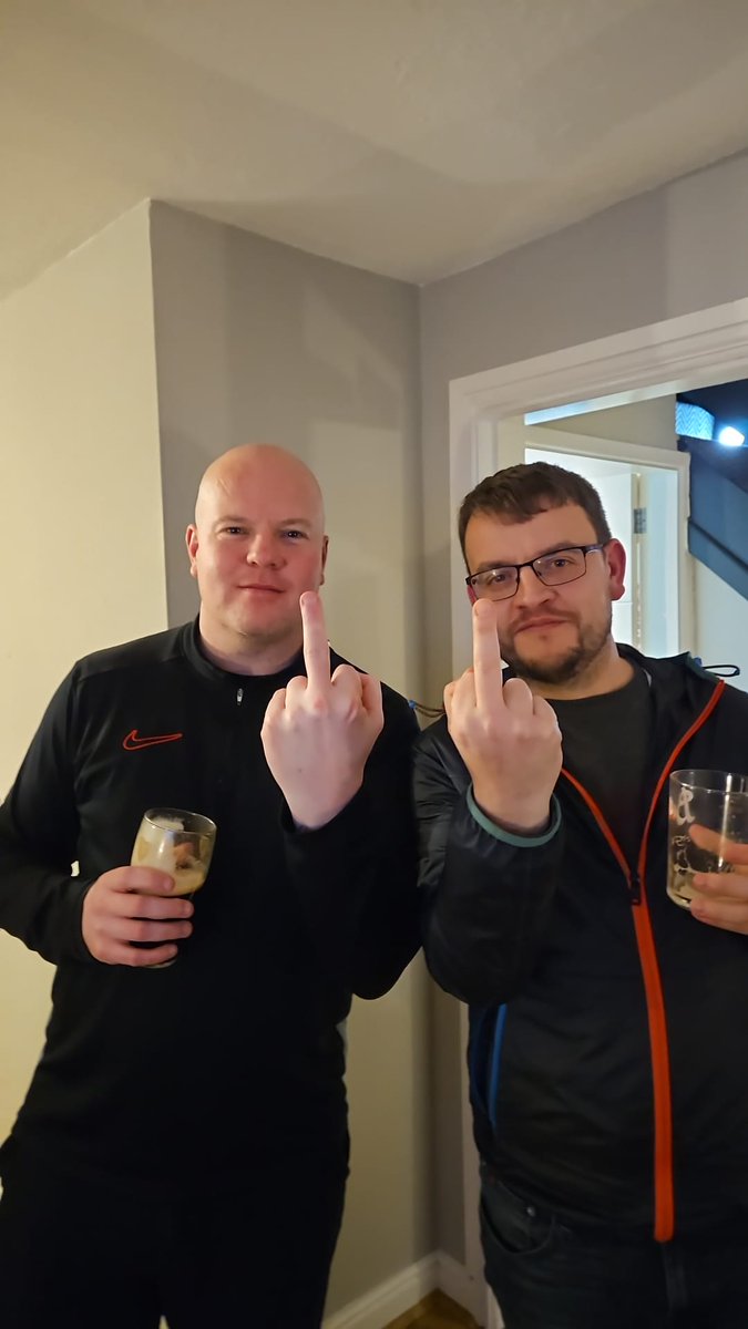 I got sent this photo at 0-2.....the other one at 3-2..
ffwcin 🤡🤡 #UTC 🤣🤣🤣🤣🤣🤣🤣⚽️⚽️⚽️⚽️⚽️