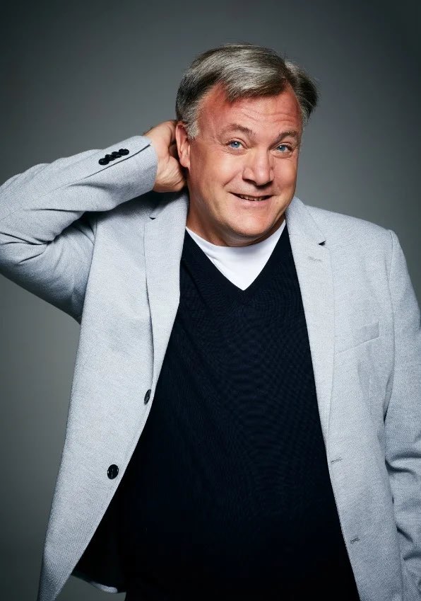 R A Z D Y tweet media