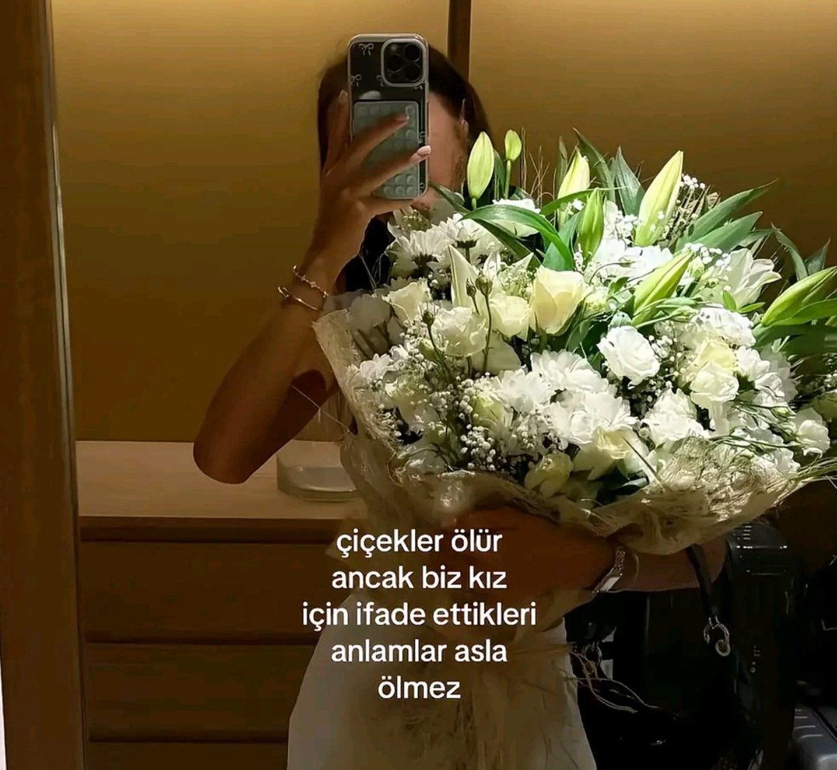 sinem (@kimbusnem) on Twitter photo 