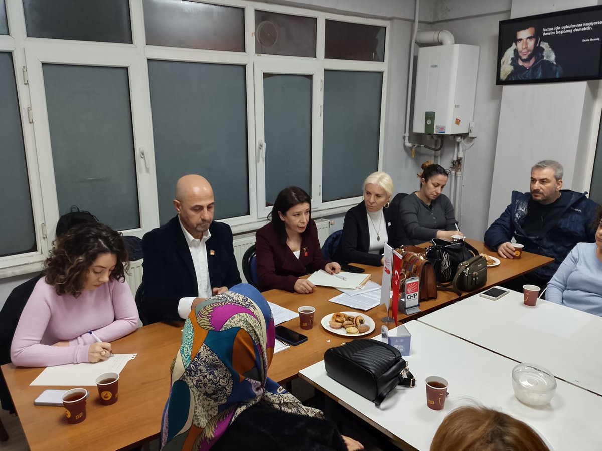 chp_camlik's tweet photo. CHP Ümraniye Çamlık Mahalle Yönetimi olarak ikinci olağan yönetim toplantımızı gerçekleştirdik. Emeği geçen herkese teşekkürlerimizle.
@mdemirbilekchp @ChpUmraniyeIlce 
#Umraniye https://t.co/519B8m132h
