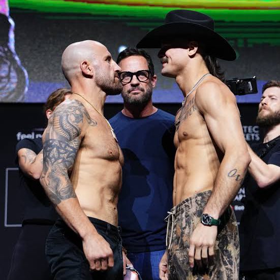 Kırmızı Köşe tweet media