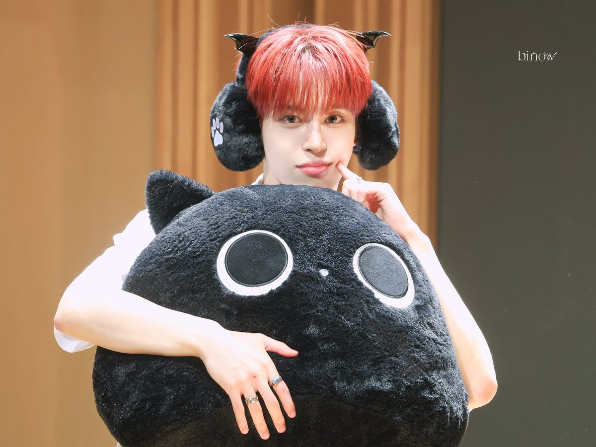 binow0831's tweet photo. 251205

#현빈 #HYEONBIN #ヒョンビン #NOWZ #나우즈 https://t.co/HLsHVRulCG