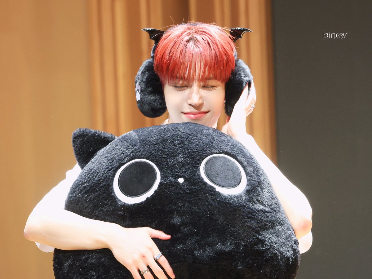 binow0831's tweet photo. 251205

#현빈 #HYEONBIN #ヒョンビン #NOWZ #나우즈 https://t.co/HLsHVRulCG