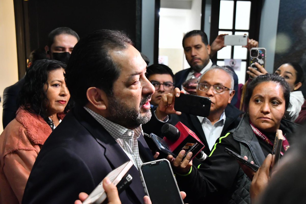 pacovazquezr's tweet photo. Previo al inicio del periodo de sesiones de la Sexagésima Segunda Legislatura del #EstadoDeMexico, di a conocer en entrevista a los medios de comunicación que tengo claro que este segundo año legislativo viene con mucho trabajo por delante: hay un gran número de iniciativas pendientes por atender.

El Ejecutivo nos ha informado que enviará cerca de 60 iniciativas, y desde #morena vamos a seguir trabajando por el Estado de México con unidad, colaboración y responsabilidad.

#LXIILegislatura
#CongresoEdomex