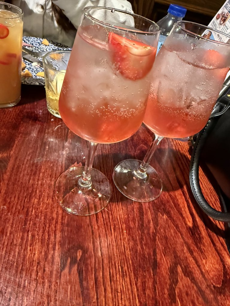 Piggy funded evenings are my fave 😍😂