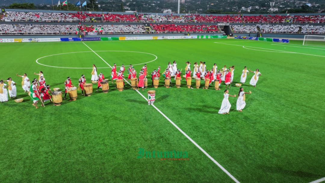 Basabose0's tweet photo. Inauguration du #StadeIntwari par le Président de la République du #Burundi S.E Général Major Évariste Ndayishimiye 🏟️⚽🇧🇮
@KwaNtare @IntumwaNews https://t.co/9Ms22veVCj