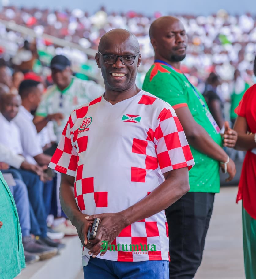 Basabose0's tweet photo. Inauguration du #StadeIntwari par le Président de la République du #Burundi S.E Général Major Évariste Ndayishimiye 🏟️⚽🇧🇮
@KwaNtare @IntumwaNews https://t.co/9Ms22veVCj