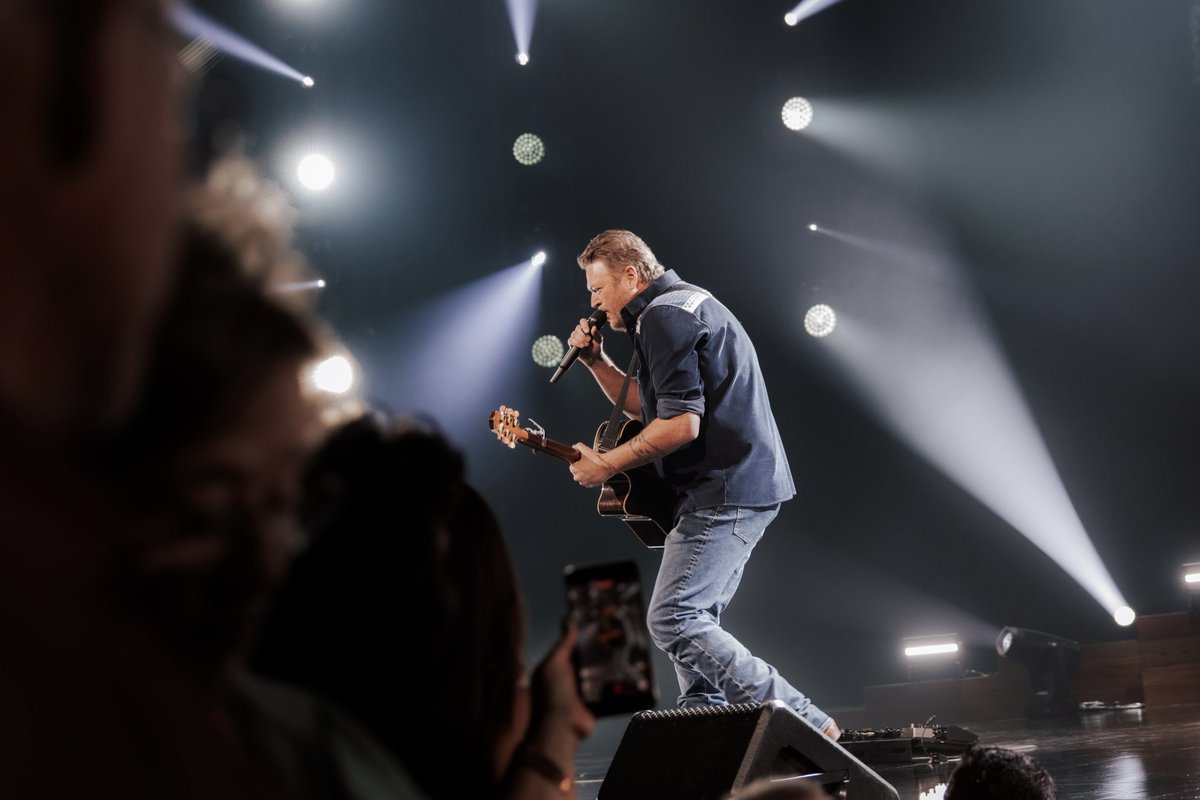 blakeshelton tweet picture
