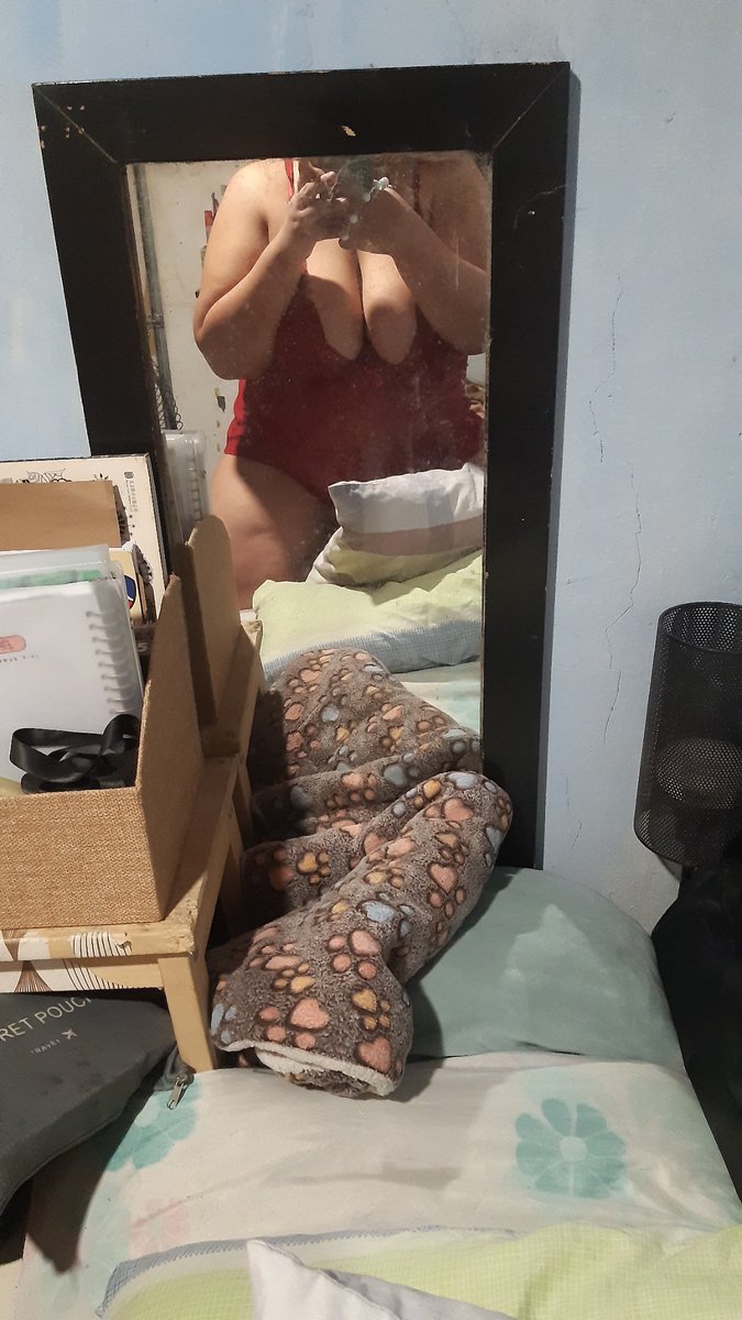 ellijahwrites_'s tweet photo. Found something while purging my closet at 3AM. 🤭 https://t.co/pZA8FpcxOk