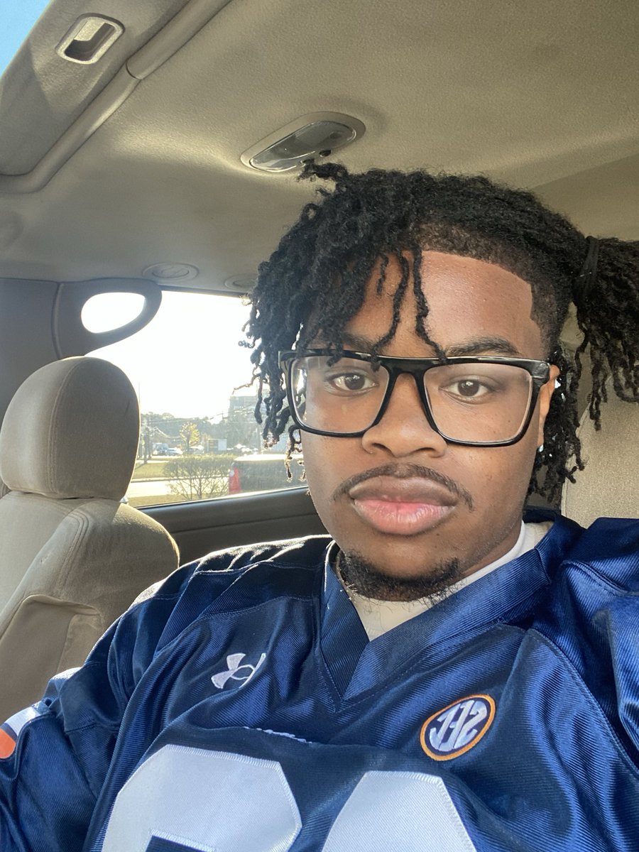 Jay Reads Zones tweet media