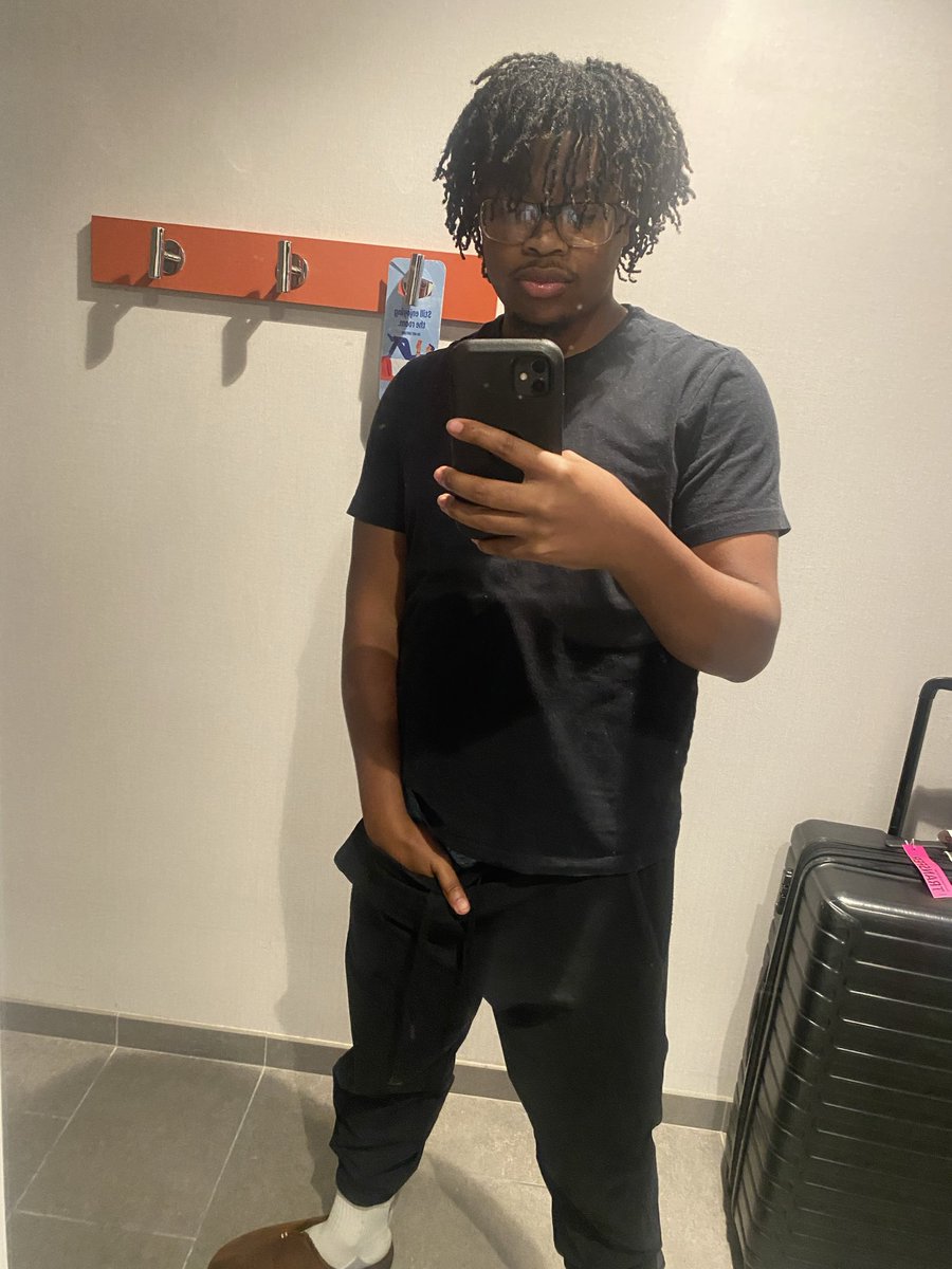 Jay Reads Zones tweet media