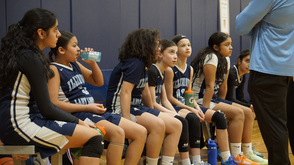 LLWinterClassic's tweet photo. #LLWinterClassic #ILLadyLightning #LadyLightningBasketball #GirlsBasketball
@LadyLightningIL https://t.co/8mVnPg6NnU