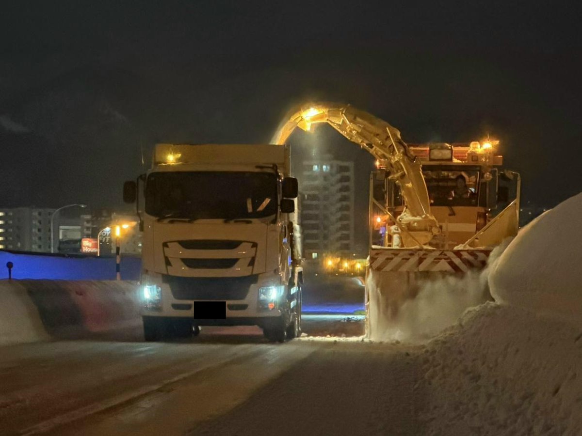 大雪による除雪のため通行止めを実施している道央道 札幌南IC～札幌JCT