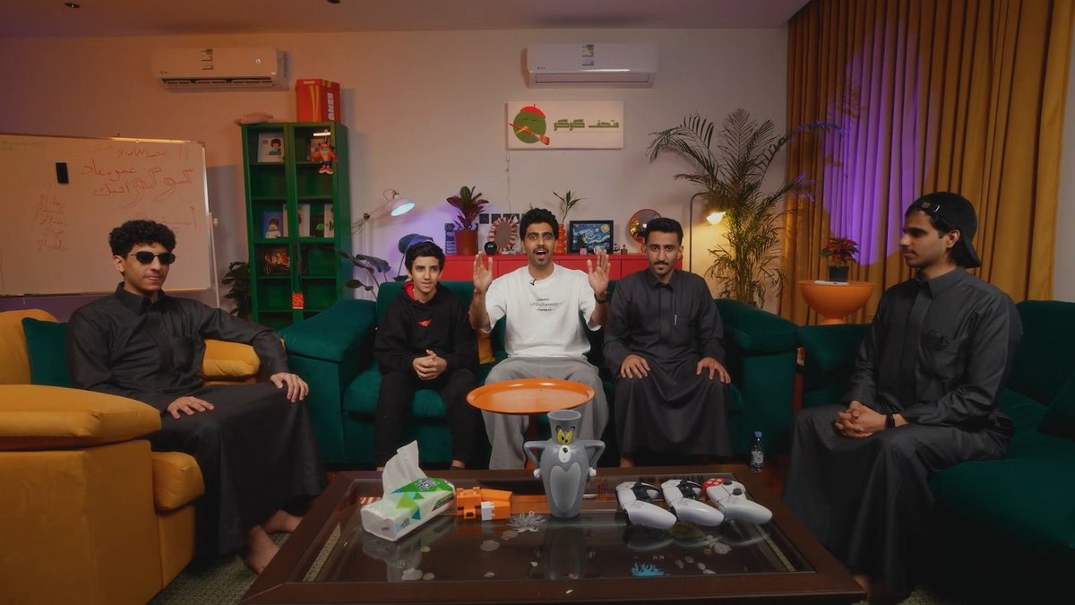 ثانيا المقطع هو يقيمني مو انا اعطيه تقيييم المقطع ممتع جدا جدا جدا جدا وفيه كب عفش مو طبيعي يارب ياكثرون مقاطع مع بعض ولا ننسى قناة معاذ واخوانه مطلب 😭💯💯💯💯💯
شكرااااا عائلة اج ❤️