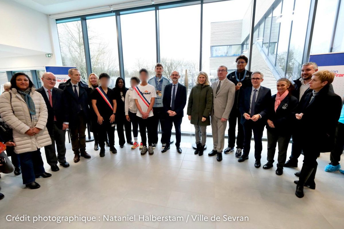 Prefet93's tweet image. #Inauguration #Héritage #Paris2024 
 
Le préfet Julien Charles a participé à l'inauguration de l'Aquarena de Sevran, aux côtés de Magali Daverton, sous-préfète du Raincy, Stéphane Blanchet, maire de la ville, Pierre-Yves Martin, maire de Livry-Gargan, Bruno Beschizza, président