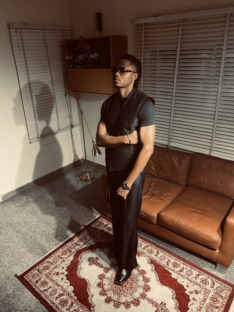 drayyofficiall's tweet photo. 🎥⏳
MelodySurfer🏄♂️🖤..#Newvisuals https://t.co/FY3lQOPOY2