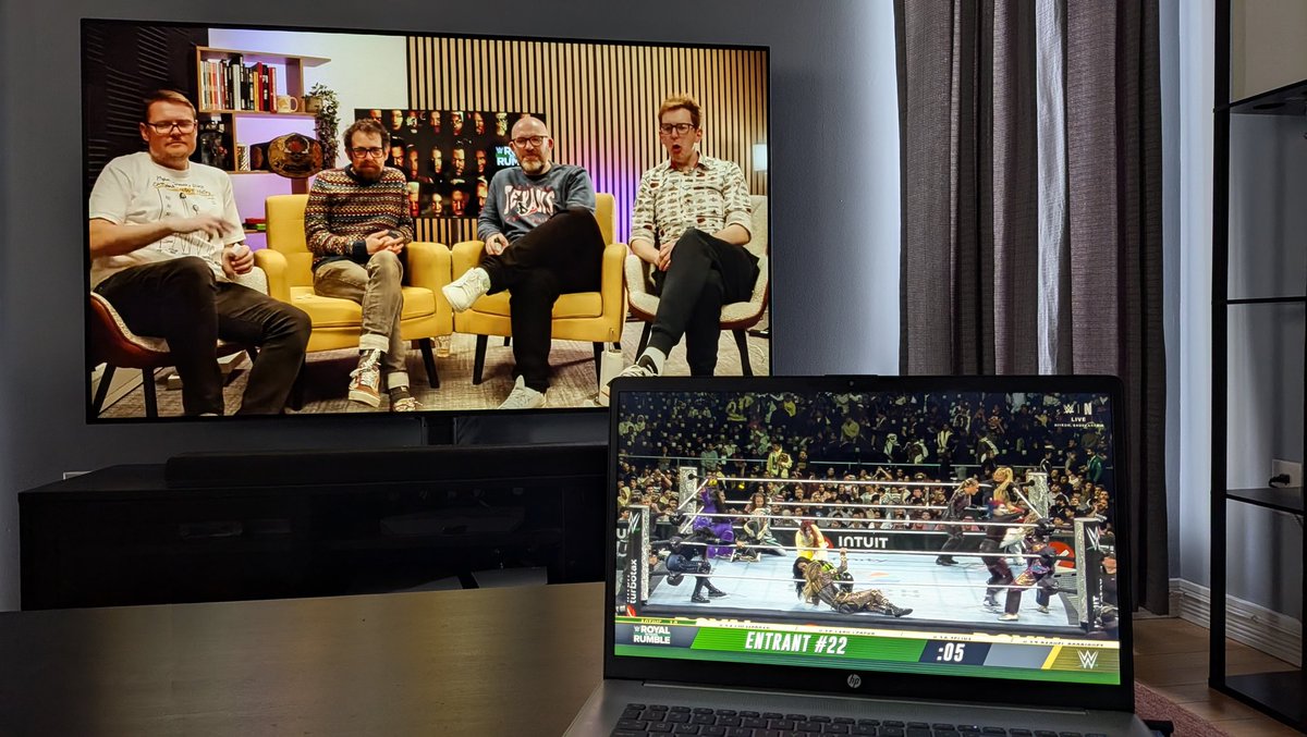 100yellow's tweet photo. @andyhmurray Lads on the big TV, Fed gets the laptop https://t.co/VAz67vEyIj