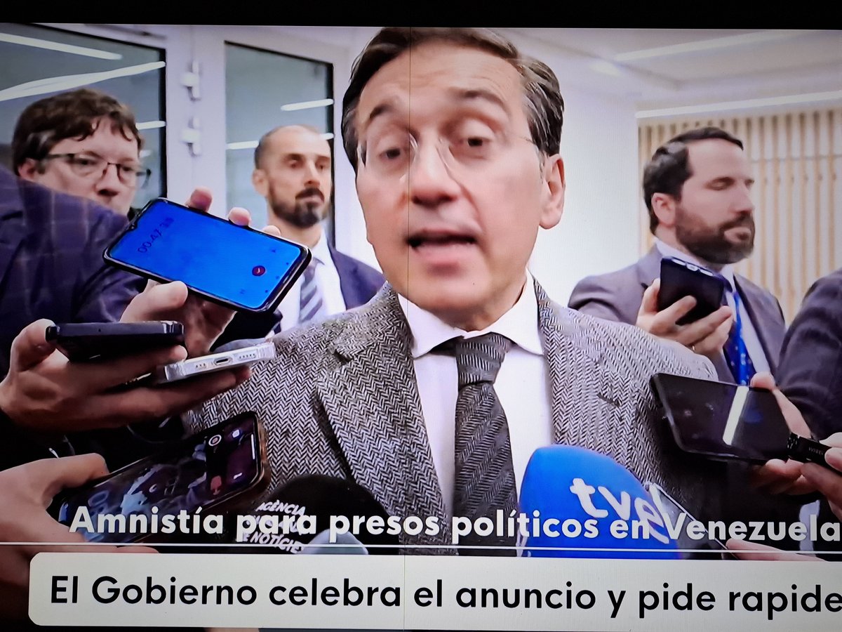 epesimo's tweet photo. @JMAlbares, el mayor MAMARRACHO q ha pasado por @MAECgob, mamporrero del OPRESOR Régimen narcogenocida d Maduro y colaborador en sus respectivos FRAUDES ELECTORALES devenidos en GOLPE a la democracia, se ofrece a «ACOMPAÑAR» en el proceso Trump
#LaNoche24h #2FebreroESP #LaHora2F https://t.co/WfNx81HNK6