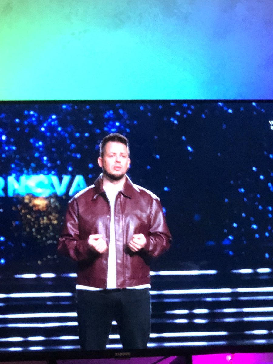 TomassSimanskis's tweet photo. Kāpēc oskis nozaga feliksam jaku ? #ltvsupernova #supernova https://t.co/7VbwRPdZTI