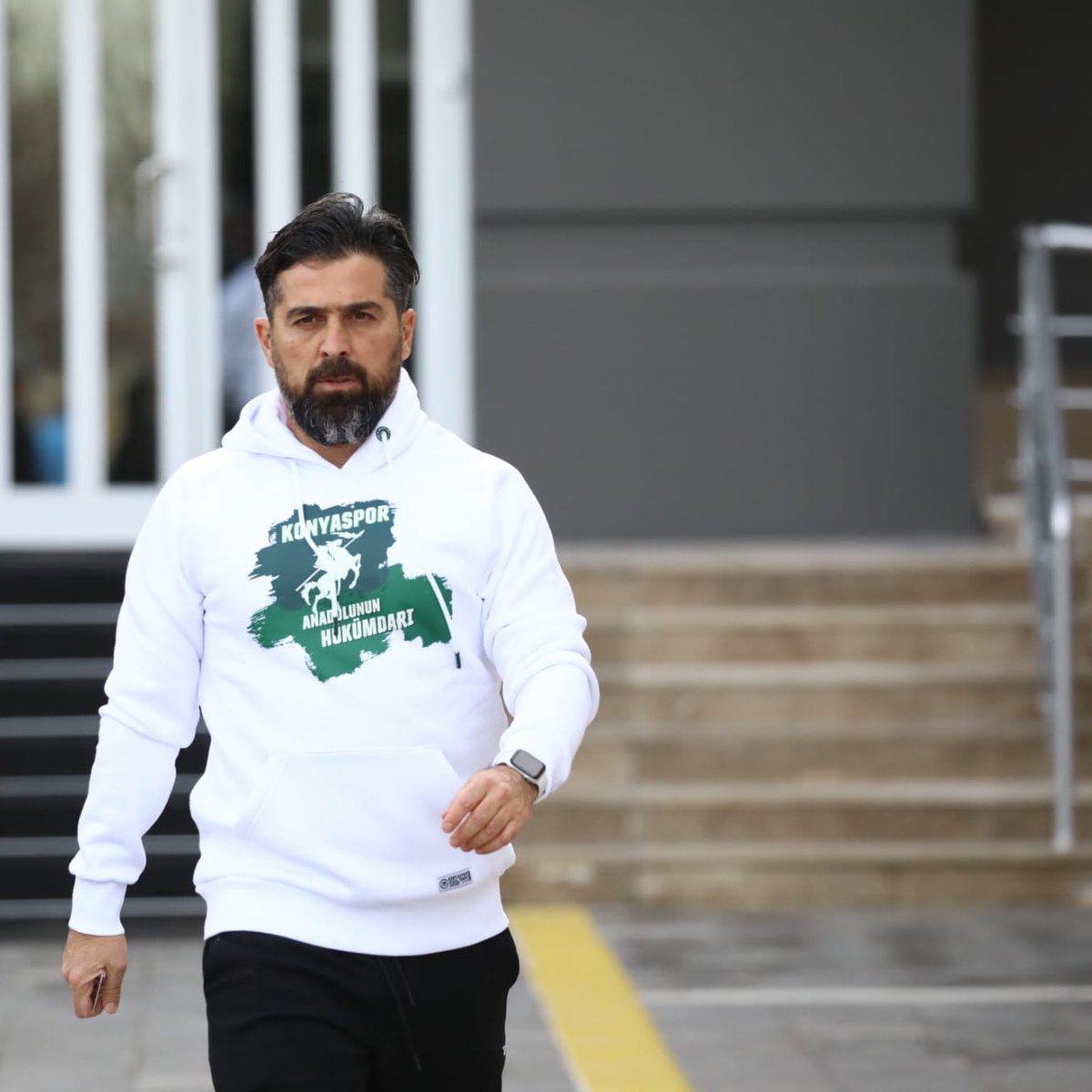 Baba evlatların dondu aq