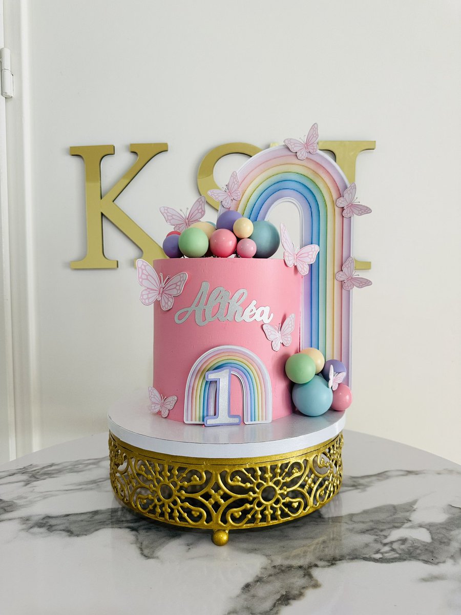 Vous avez besoin d’un layercake pour votre anniversaire ou celui d’un proche?

N’hésitez pas à me contacter☺️

WhatsApp: +33751010148 pour commander 🥰

📍Île de France 
🚚 Livraison et récupération possible 

#RT #gateau