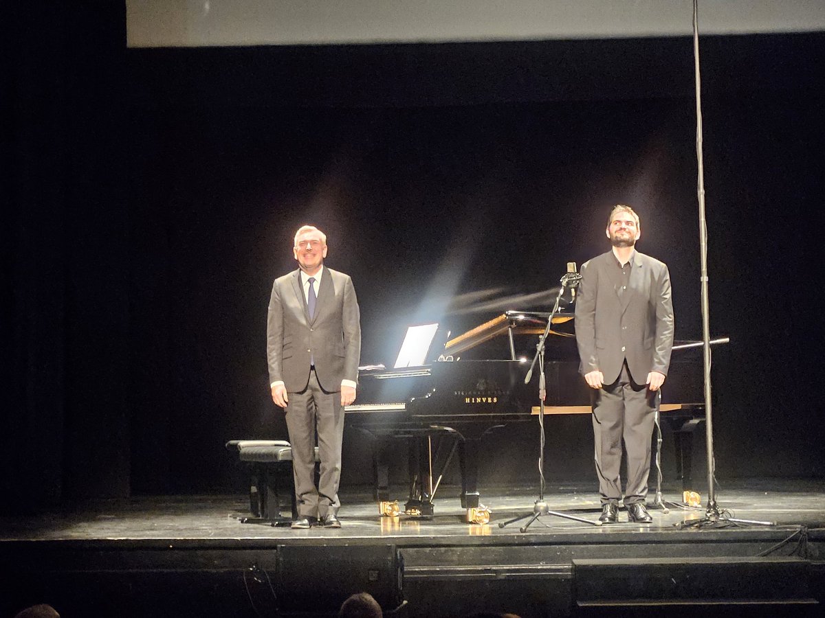 El barítono Manuel Walzer y el pianista Malcolm Martineau han sobrecogido y emocionado al Gran Teatro de Cáceres en el marco del Festival Atrium Musicae. La selección de Lieder escogida ha sido extraordinaria.