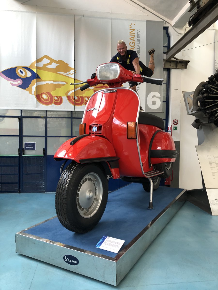 #piaggio #vespa #museumshop #guenterschachermayr #athlet #freestyle 
guenter-schachermayr.at