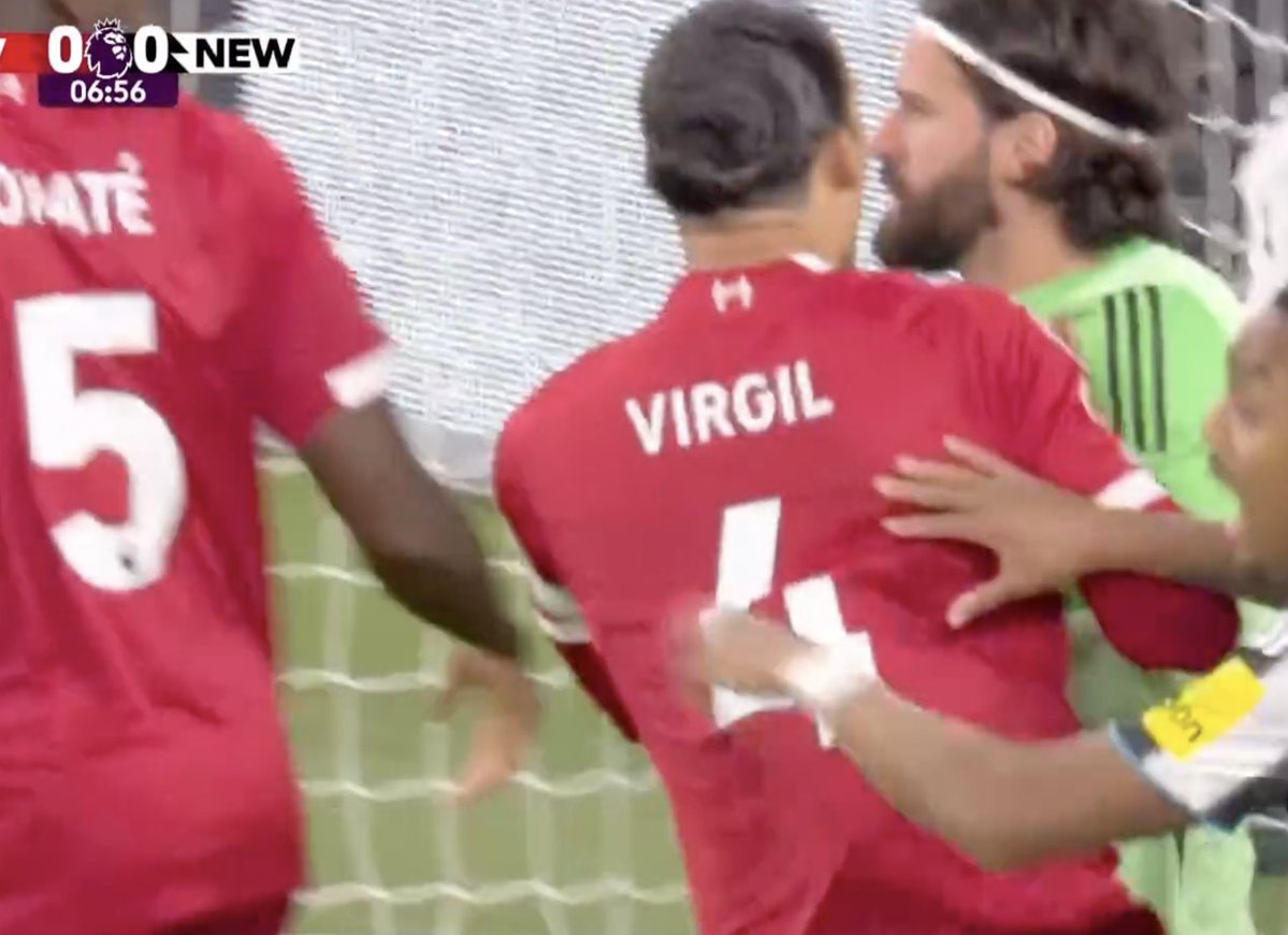 Livin_Liverpool's tweet image. How bad can you be as a person to make Alisson mad? 😂