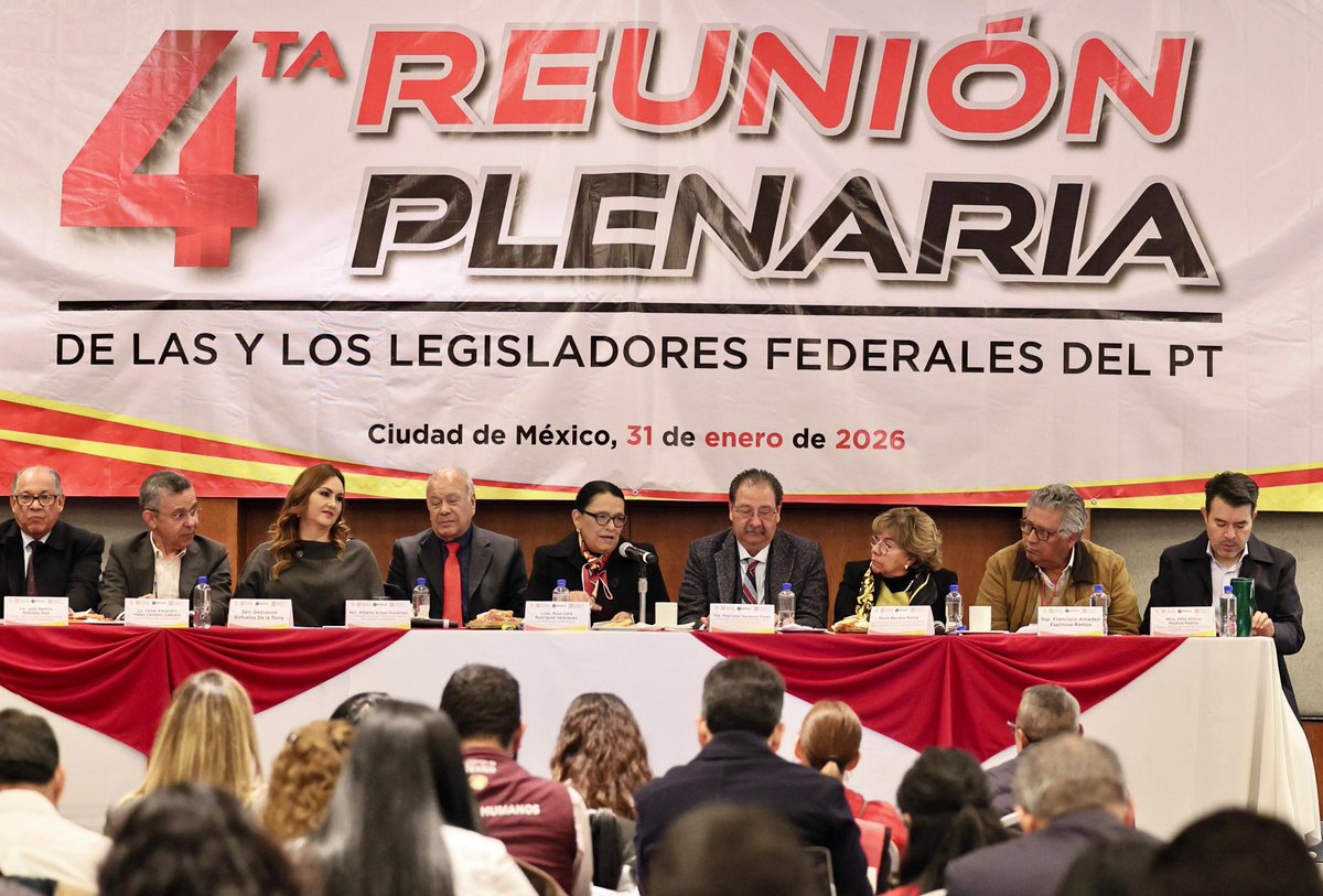 rosaicela_'s tweet photo. Agradecemos a @PtSenado y a @DiputadosPTmx la oportunidad de participar en su plenaria. El intercambio de ideas  y la coordinación respetuosa son clave para fortalecer y consolidar la transformación de #México. 🇲🇽@Claudiashein @AlbertoAnayaGt @ReginaldoSF_PT @geovanna_b https://t.co/55b5ntVGY7
