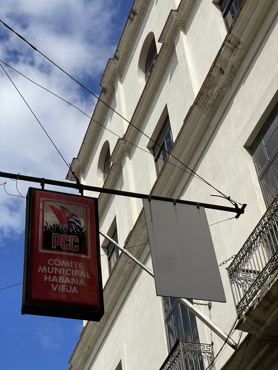 Puercasus's tweet photo. Cielos de la Habana. https://t.co/6RWiIdyvRZ