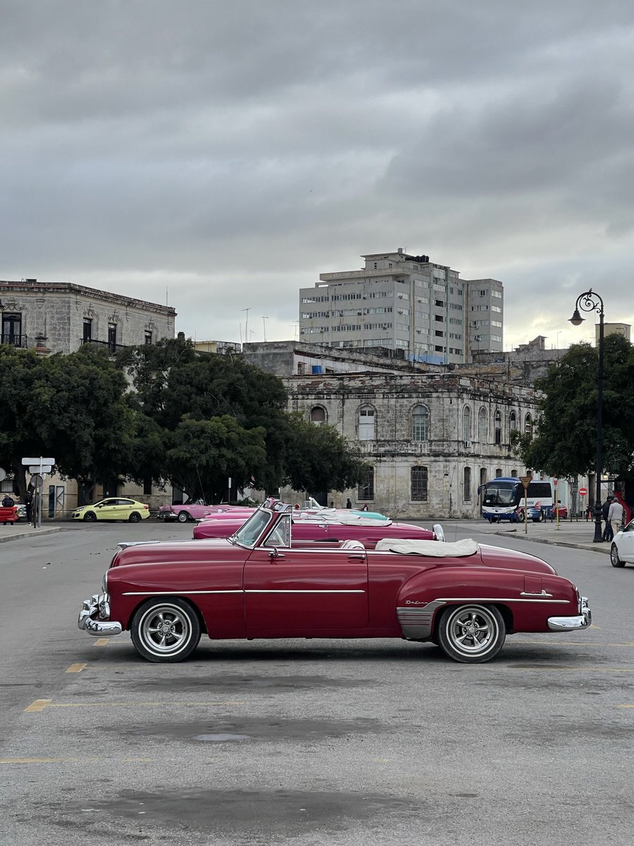 Puercasus's tweet photo. Cielos de la Habana. https://t.co/6RWiIdyvRZ