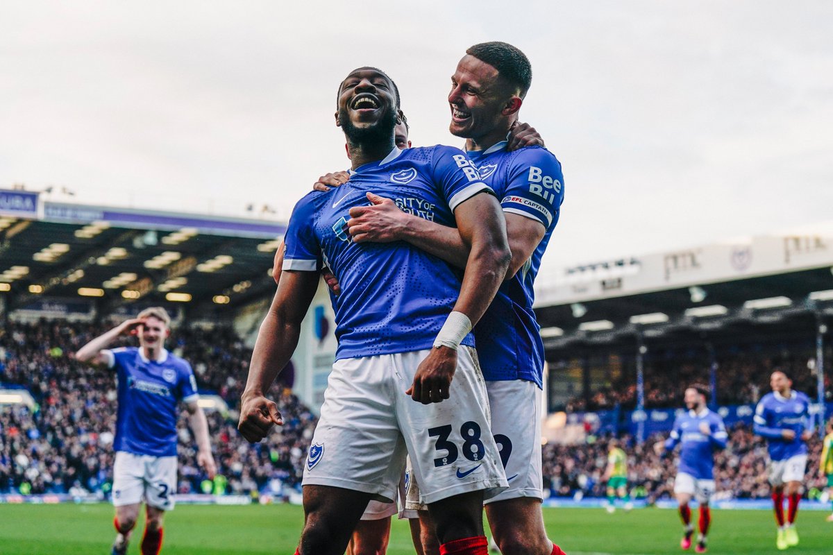 Three goals, three celes. 📸💙