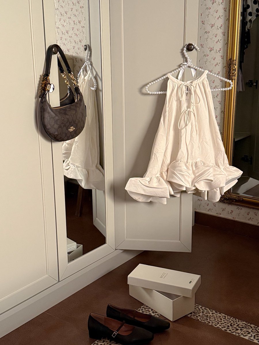 خلوني بس افضى يوم واعلمكم على براندات في شي ان وربي تطق زارا ومانجو ومسيمو دوتي ١٠ صفر. بنزلكم القائمة كامله هاليومين. 
هذولي كلها شي ان وجودتهم خييييالية.