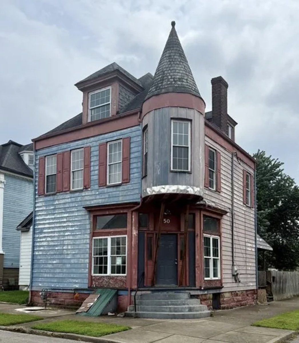 oldhouseunder50's tweet image. c.1890 Three Bedroom #WestVirginia #Storefront With #Apartment $59K. 
oldhousesunder50k.com/c-1890-three-b…