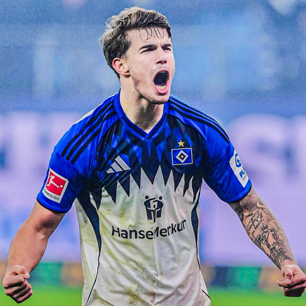🇭🇷💎 Luka Vušković, who scored an equaliser against Bayern Munich today, is Hamburger SV's joint TOP goalscorer in the Bundesliga this season. 🥇 

He's a centre-back! Brilliant from the 18-year-old. Vušković is there on loan from Tottenham.