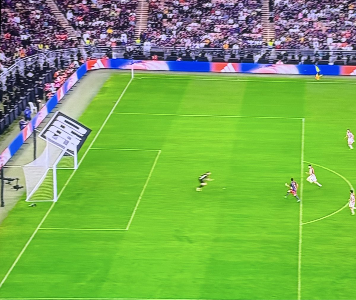 Nightowniq tweet media