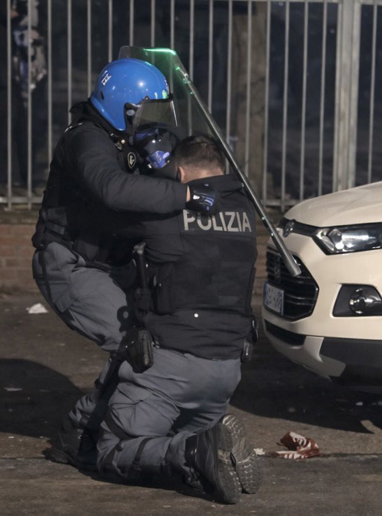 L’Italia vi abbraccia. Fratelli d’Italia e il Governo sono al vostro fianco.