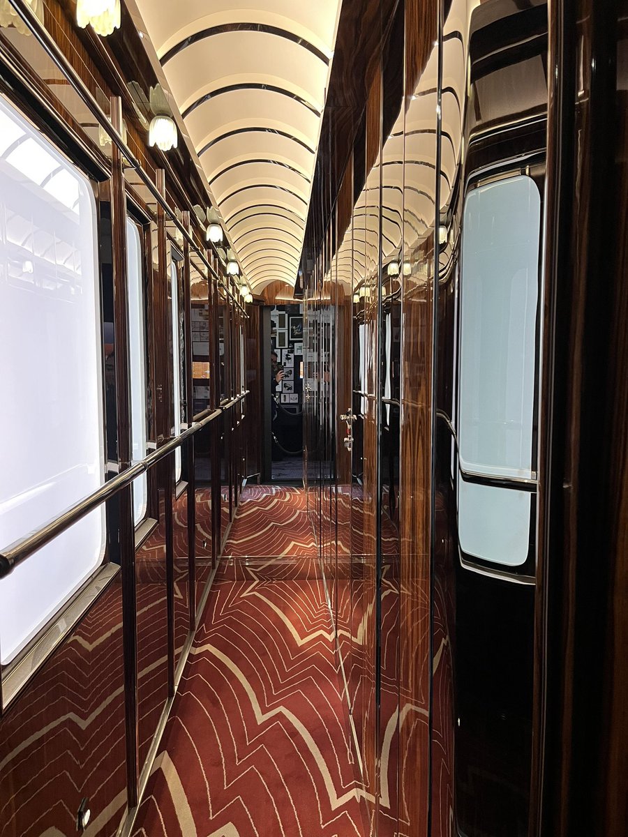 DimitriTilloi's tweet photo. À bord de l’Orient Express au musée des Arts Décoratifs pour l’exposition consacrée aux cent ans de l’Art Déco https://t.co/hsCouxadKI