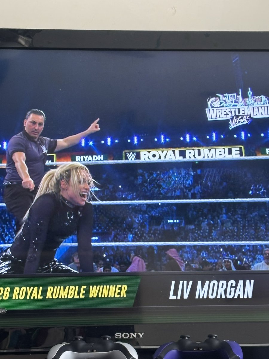 EN ESTA CASA APOYAMOS DURO Y CON FUERZA EL LIVISMO