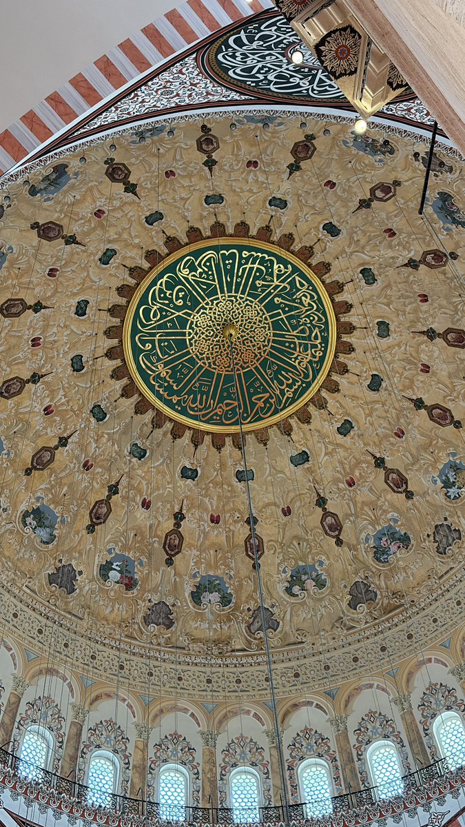 Dünya hayatı oyun ve eğlenceden ibarettir’