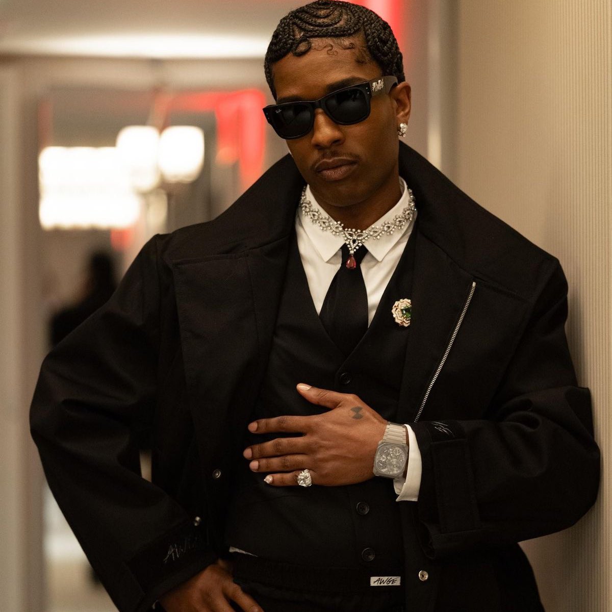 updatecharts's tweet image. A$AP Rocky afirma que foi PRESO na Suécia porque estava DEFENDENDO um casal de lésbicas e outra mulher que estavam sendo assediadas e tocadas por homens suecos.