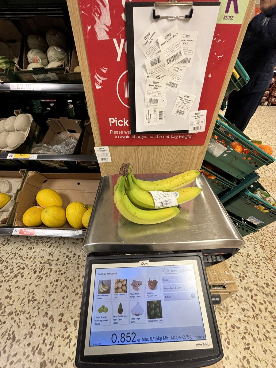 TK2262's tweet photo. @Tesco @sainsburys Your current scales print barcodes on stickers which result in instant waste. Why not do-away with the stickers &amp; render the barcode on the screen instead? Less cost + less waste. 

@AsdaServiceTeam @AldiUK @LidlGB @waitrose unsure if relevant for you too? https://t.co/dS6iKTxsMk