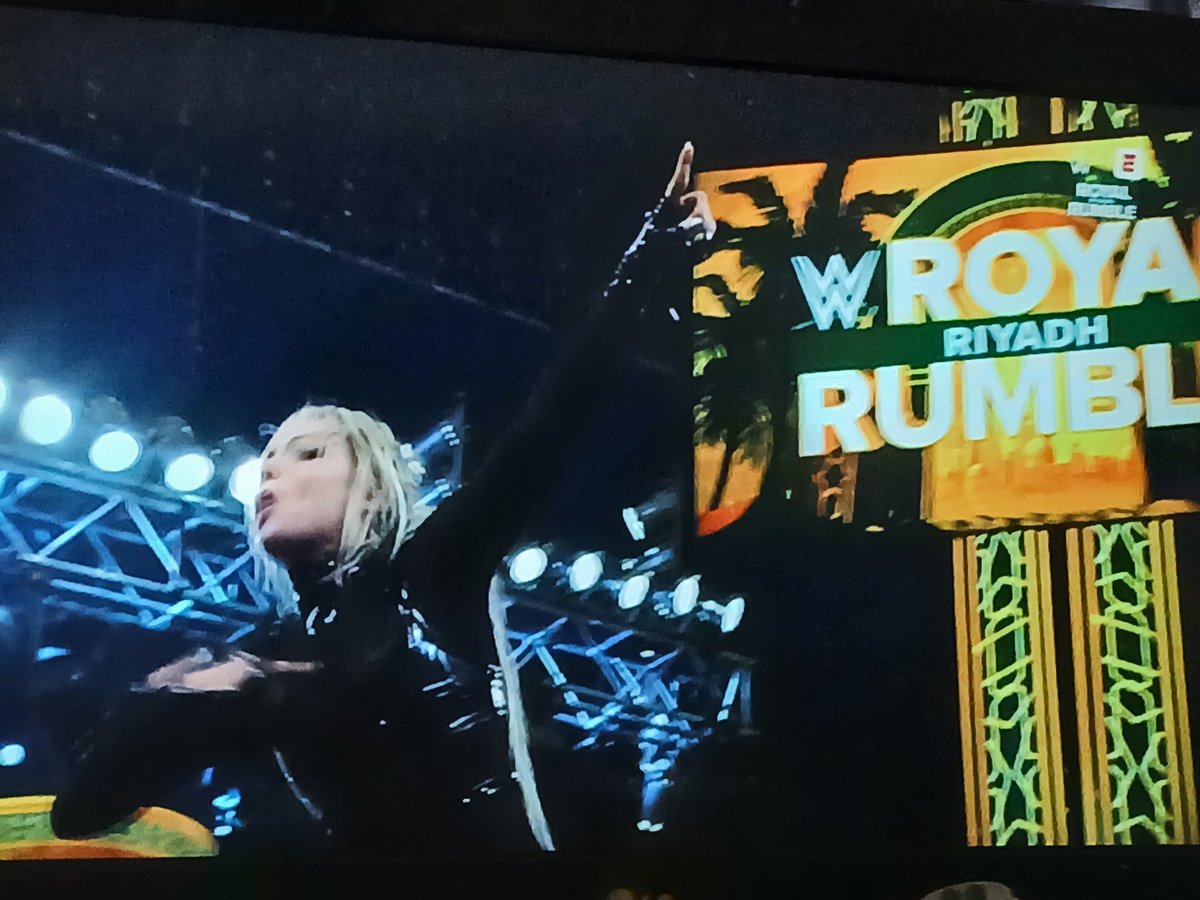 TravisDigIt's tweet photo. @YaOnlyLivvOnce 🥹🖤🤍👏🙏 #RoyalRumble https://t.co/wpHxjroH6L