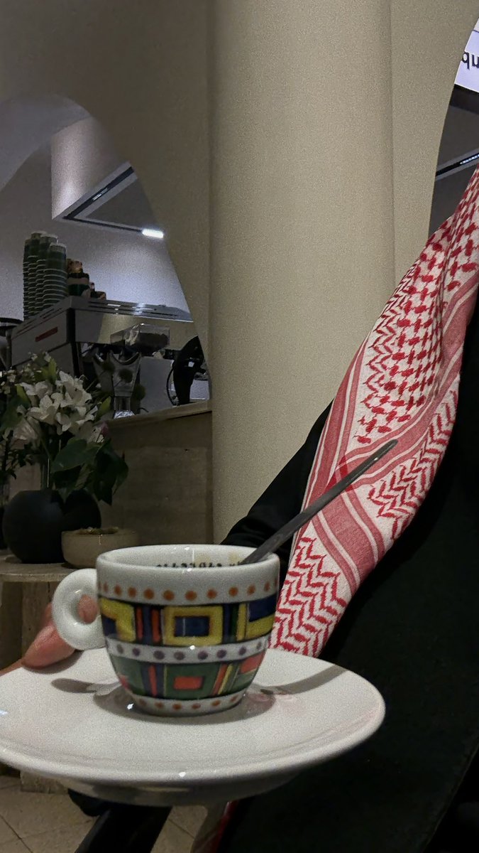 509Hkom's tweet photo. « تمر خطواتك على البال الشحوب
مع كل هبة نود . . " وقناد قهوه »
• ناصر بن شايع https://t.co/17eJHkB2HR